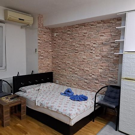 Wonderful Studio Apartment In Skopje Center Extérieur photo